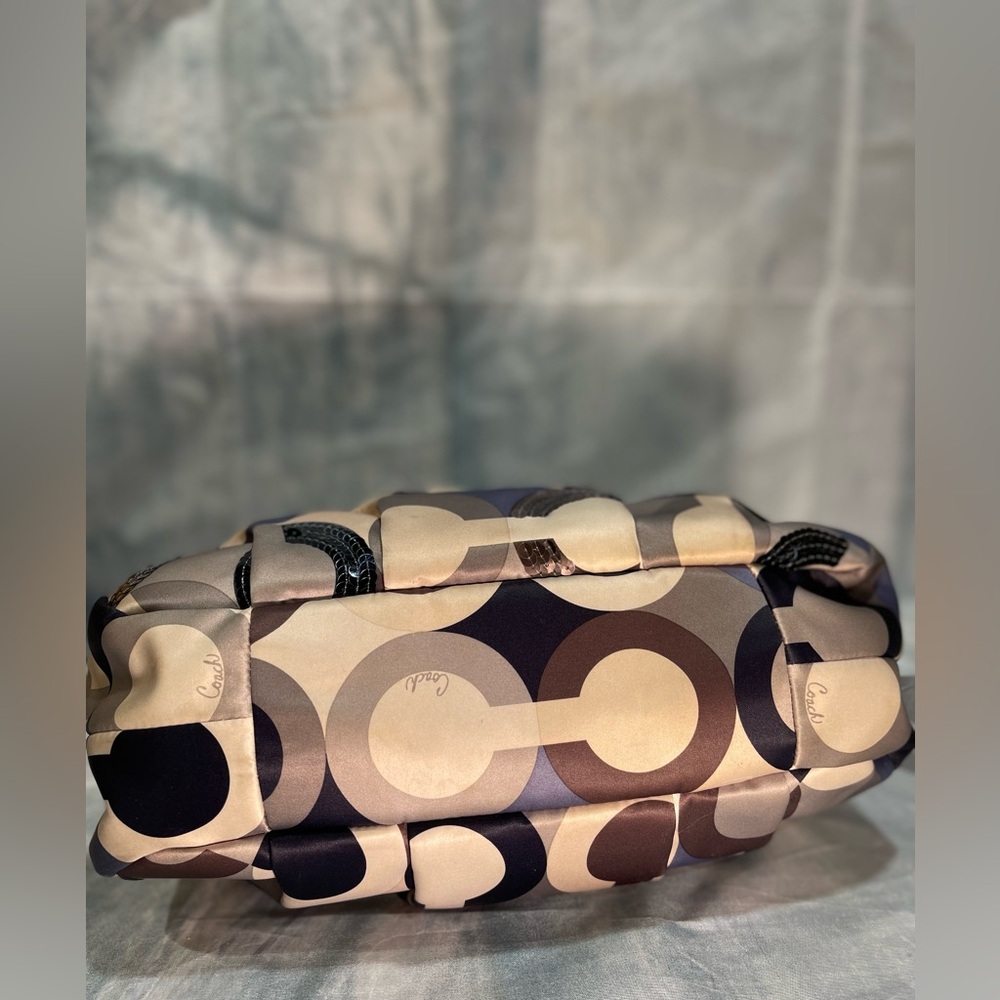 Coach Madison Graphic Op Art Bag - Picture 6 of 13